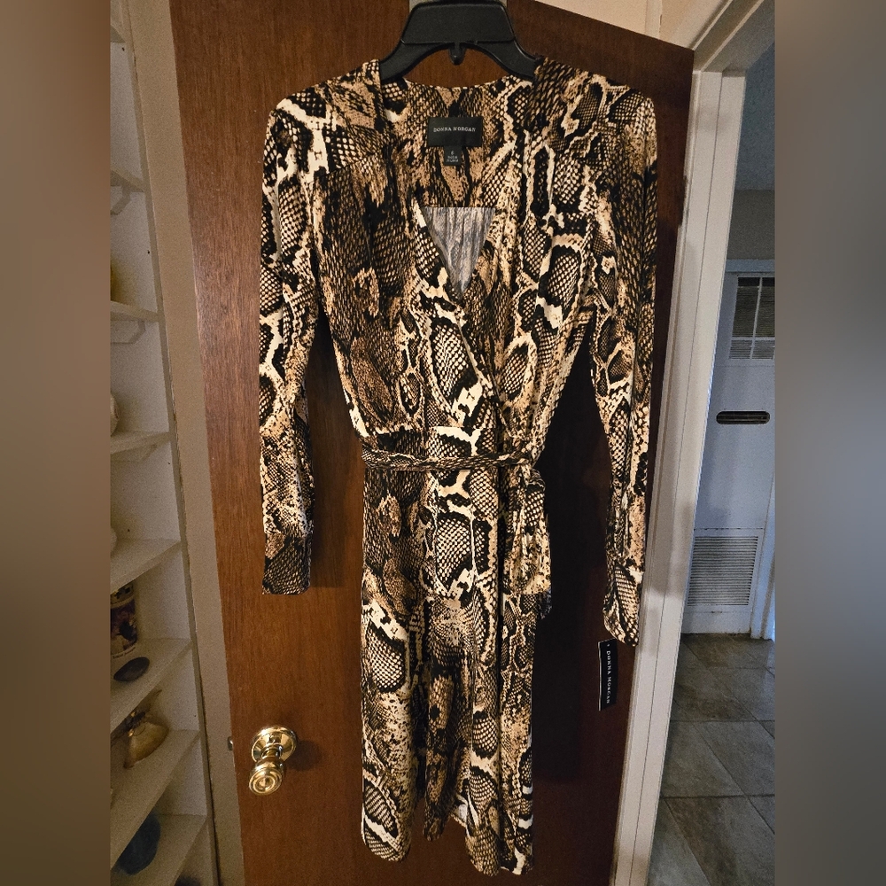 Donna Morgan wrap dress size 6.